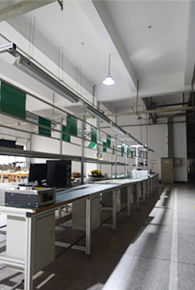 微波配件生產(chǎn)車(chē)間